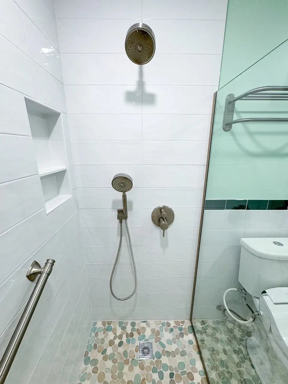 1117 Notley Rd_Bathroom (1)_1_11zon