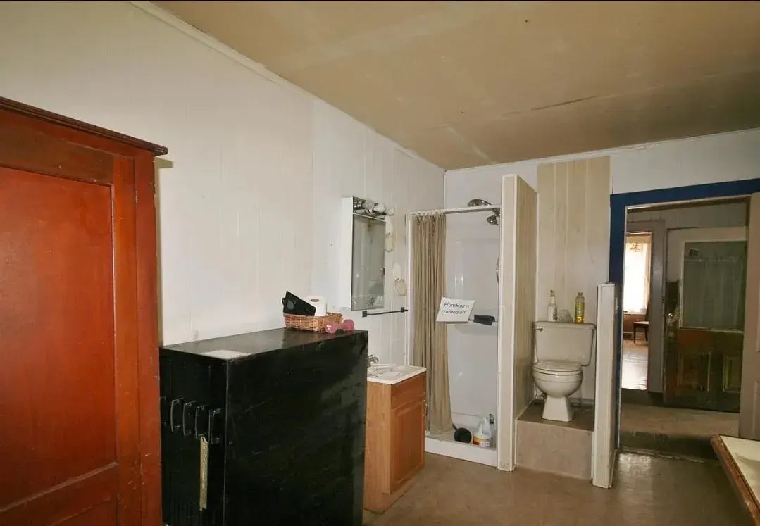 Bathroom_before
